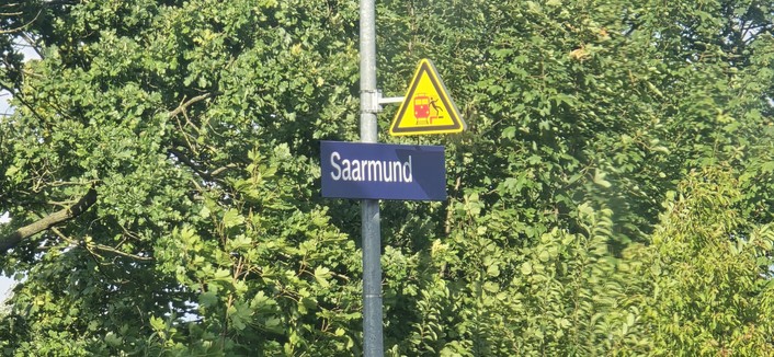 Bahnhofschild Saarmund